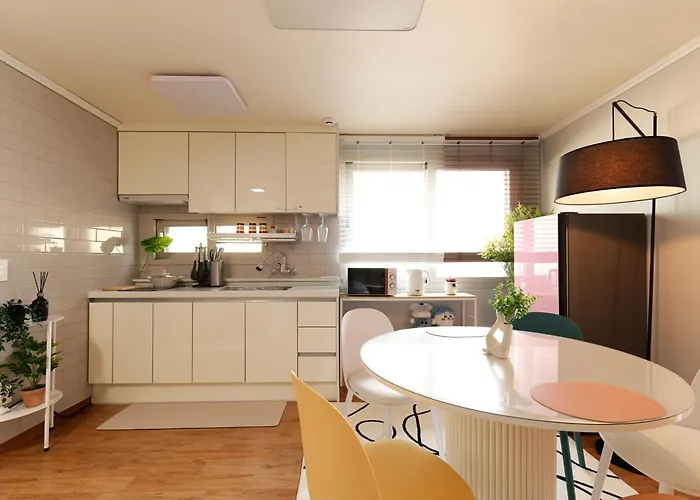 Apartment New! Cozy! #grace Haven At Coex# 2r 3bed, 3-min Subway #next To Coex# Gangnam District, Jamsil, Lotte World# *