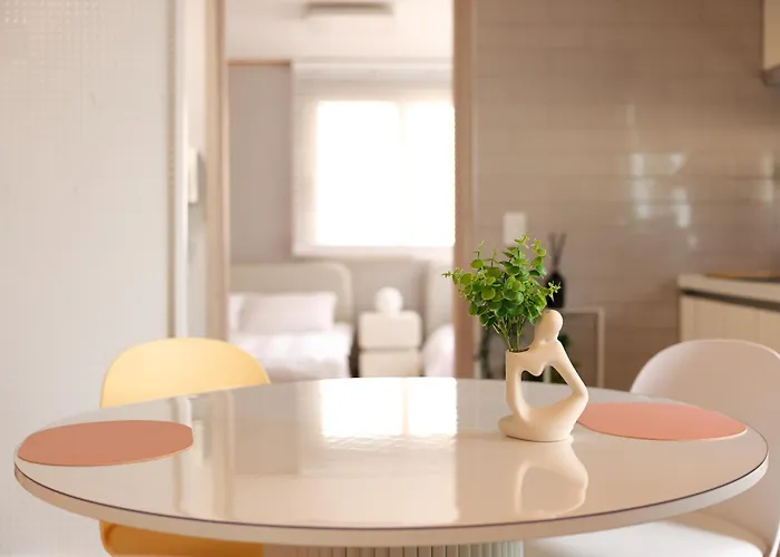 New! Cozy! #grace Haven At Coex# 2r 3bed, 3-min Subway #next To Coex# Gangnam District, Jamsil, Lotte World# Seoul