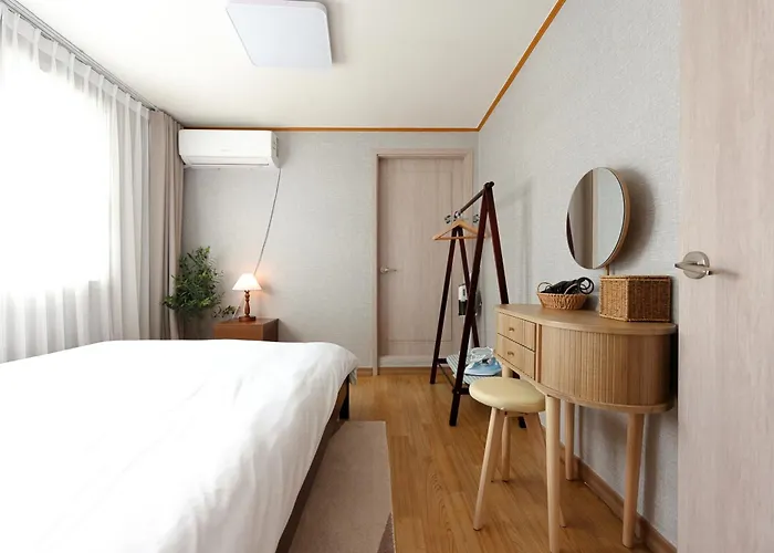New! Cozy! #grace Haven At Coex# 2r 3bed, 3-min Subway #next To Coex# Gangnam District, Jamsil, Lotte World# *